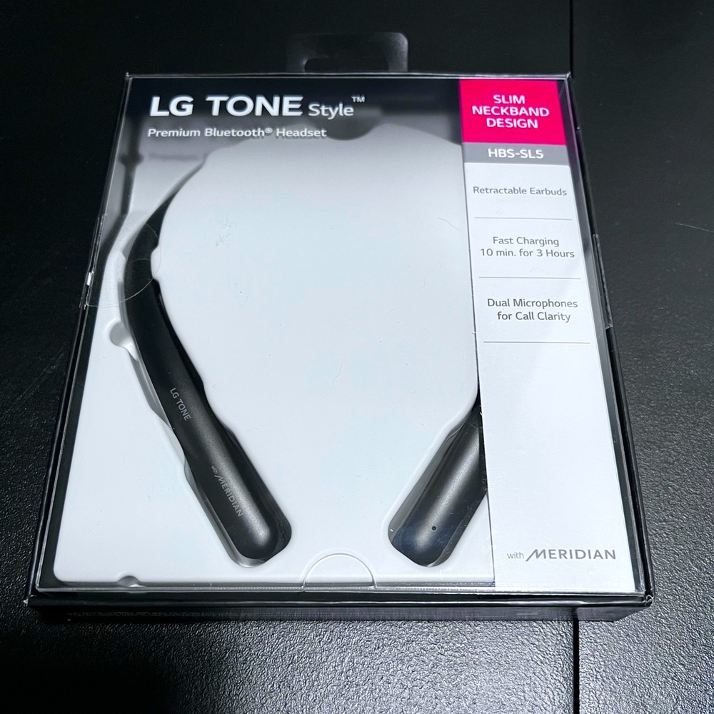 LG TONE HBS-SL5 BLUETOOTH NECKBAND ***NEW IN BOX